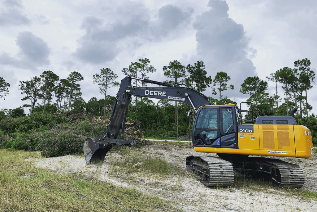 Land-Clearing-Services Pro-Tree-Trimming-Removal-Team-of-Lantana
